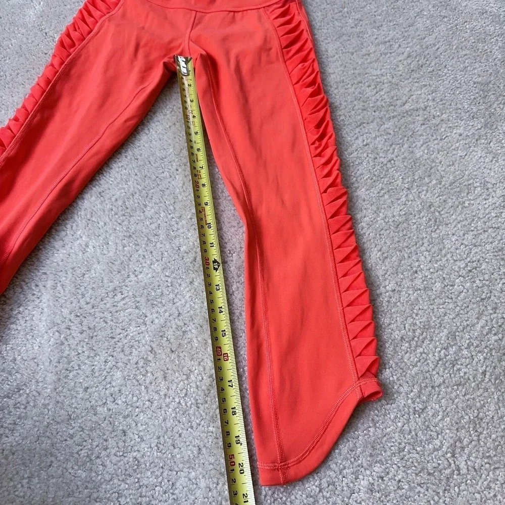 Lululemon Sunshine Salutation Cropped Leggings Size 2 EUC